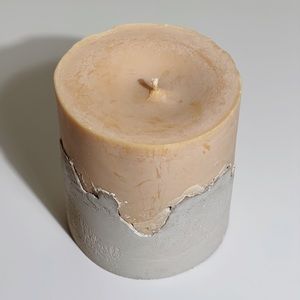 Novel Studios Concrete Candle (Cedarwood + Palmarosa)